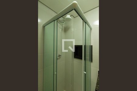 Banheiro de kitnet/studio para alugar com 1 quarto, 29m² em Quinta da Paineira, São Paulo