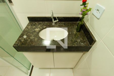 Banheiro de kitnet/studio para alugar com 1 quarto, 29m² em Quinta da Paineira, São Paulo