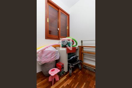 Casa de condomínio à venda com 550m², 4 quartos e 7 vagasÁrea de Serviço - Quarto 1