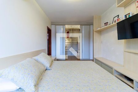 Casa de condomínio à venda com 550m², 4 quartos e 7 vagasSuíte 1