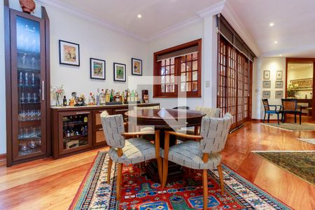 Sala de casa de condomínio à venda com 4 quartos, 550m² em Jardim Petropolis, São Paulo