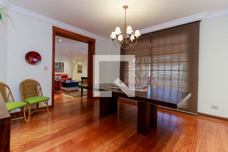 Casa de condomínio à venda com 550m², 4 quartos e 7 vagasSala de Jantar