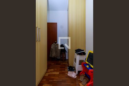 Casa de condomínio à venda com 550m², 4 quartos e 7 vagasÁrea de Serviço - Quarto 2