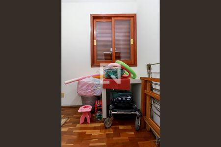 Casa de condomínio à venda com 550m², 4 quartos e 7 vagasÁrea de Serviço - Quarto 1