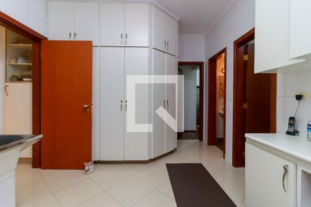 Casa de condomínio à venda com 550m², 4 quartos e 7 vagasÁrea de Serviço