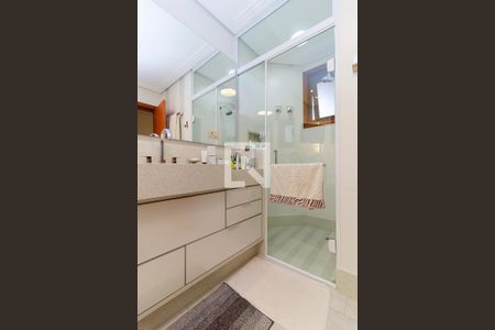 Casa de condomínio à venda com 550m², 4 quartos e 7 vagasSuíte 4 - Banheiro