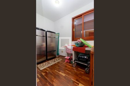 Casa de condomínio à venda com 550m², 4 quartos e 7 vagasÁrea de Serviço - Quarto 1