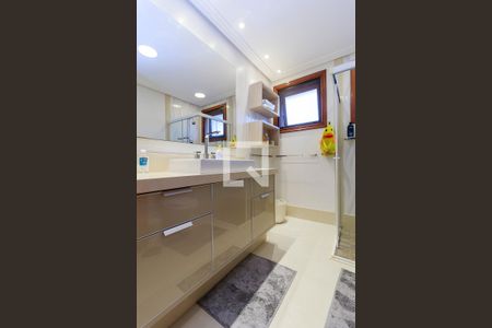 Casa de condomínio à venda com 550m², 4 quartos e 7 vagasBanheiro 3