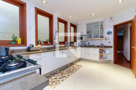 Casa de condomínio à venda com 550m², 4 quartos e 7 vagasCozinha