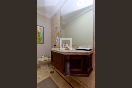 Casa de condomínio à venda com 550m², 4 quartos e 7 vagasLavabo