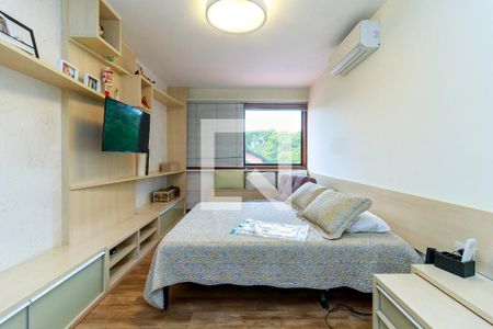 Casa de condomínio à venda com 550m², 4 quartos e 7 vagasSuíte 1