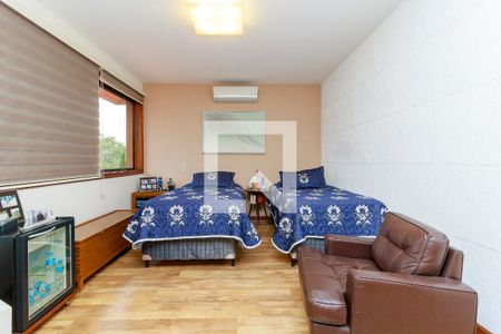 Casa de condomínio à venda com 550m², 4 quartos e 7 vagasSuíte 4