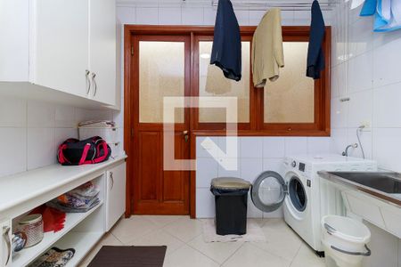 Casa de condomínio à venda com 550m², 4 quartos e 7 vagasÁrea de Serviço