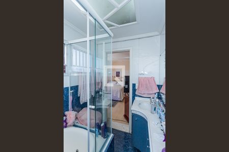 Casa à venda com 200m², 3 quartos e 2 vagas Casa à venda com 200m², 3 quartos e 2 vagasBanheiro suite