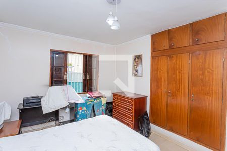 Casa à venda com 200m², 3 quartos e 2 vagas Casa à venda com 200m², 3 quartos e 2 vagasQuarto 2