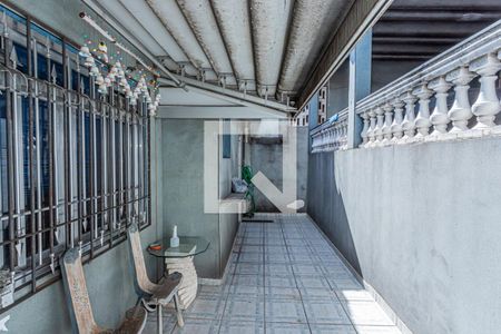 Casa à venda com 200m², 3 quartos e 2 vagas Casa à venda com 200m², 3 quartos e 2 vagasQuintal