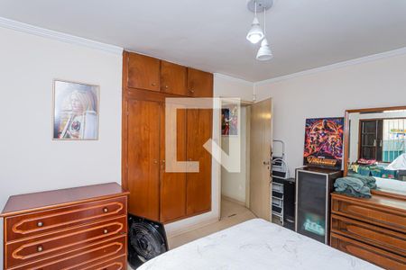 Casa à venda com 200m², 3 quartos e 2 vagas Casa à venda com 200m², 3 quartos e 2 vagasQuarto 2