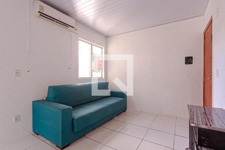 Sala de apartamento para alugar com 2 quartos, 45m² em Bom Viver, São José