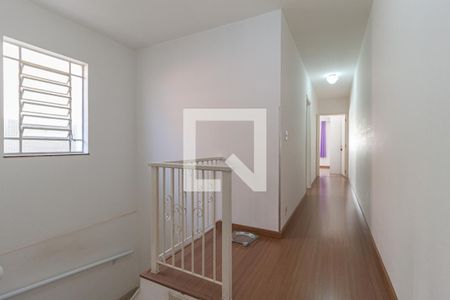 Casa à venda com 207m², 5 quartos e 3 vagasCorredor