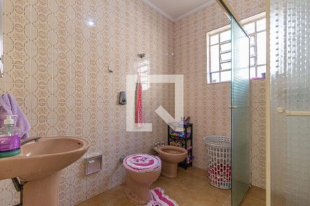 Casa à venda com 207m², 5 quartos e 3 vagasBanheiro 