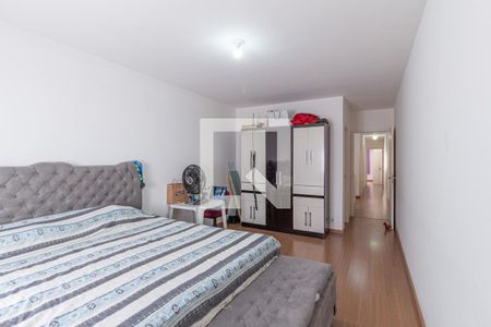 Casa à venda com 207m², 5 quartos e 3 vagasSuíte