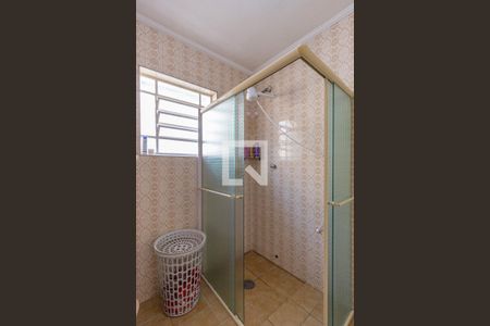 Casa à venda com 207m², 5 quartos e 3 vagasBanheiro 