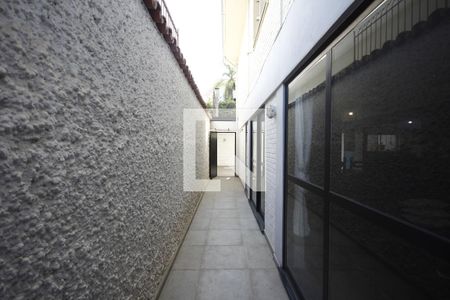 Casa à venda com 260m², 3 quartos e 3 vagasCorredor Quintal