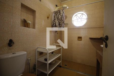 Casa à venda com 260m², 3 quartos e 3 vagasBanheiro