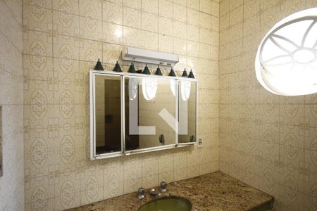 Casa à venda com 260m², 3 quartos e 3 vagasSuíte