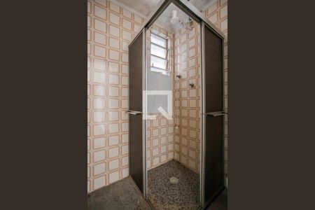 Banheiro de apartamento para alugar com 1 quarto, 42m² em Jardim Dona Leopoldina, Porto Alegre