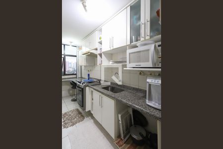 Apartamento para alugar com 80m², 2 quartos e 2 vagas Apartamento para alugar com 80m², 2 quartos e 2 vagasCozinha