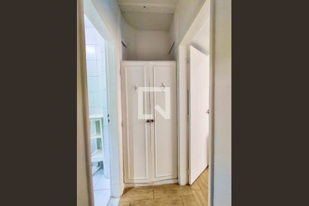 Corredor  de apartamento para alugar com 2 quartos, 50m² em Ipanema, Rio de Janeiro