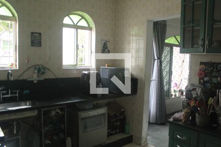 Casa à venda com 180m², 4 quartos e 3 vagasCozinha