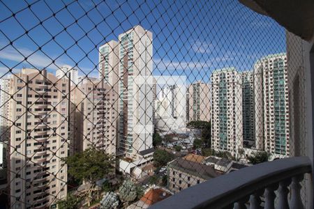 Vista da sacada de apartamento para alugar com 3 quartos, 90m² em Setor Bueno, Goiânia