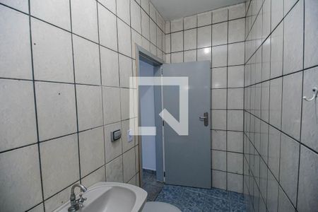Banheiro de casa para alugar com 1 quarto, 60m² em Jardim Tietê, São Paulo