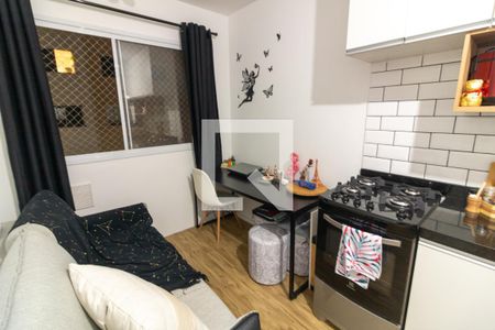 Sala de kitnet/studio para alugar com 1 quarto, 24m² em Paraíso do Morumbi, São Paulo