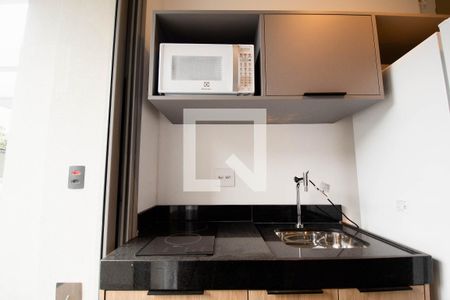 Cozinha de kitnet/studio para alugar com 1 quarto, 21m² em Indianópolis, São Paulo