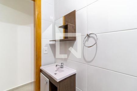 Banheiro de apartamento para alugar com 1 quarto, 40m² em Vila Mariza Mazzei, São Paulo