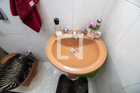 Casa à venda com 200m², 5 quartos e 2 vagas Casa à venda com 200m², 5 quartos e 2 vagasBanheiro