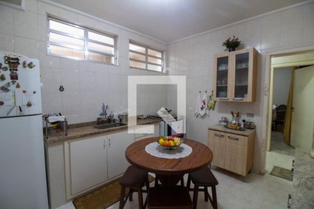 Casa à venda com 200m², 5 quartos e 2 vagas Casa à venda com 200m², 5 quartos e 2 vagasCozinha