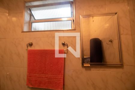 Casa à venda com 200m², 5 quartos e 2 vagas Casa à venda com 200m², 5 quartos e 2 vagasBanheiro de Serviço