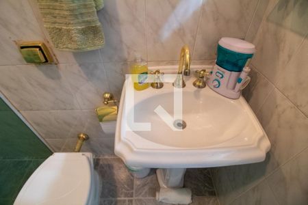 Casa à venda com 200m², 5 quartos e 2 vagas Casa à venda com 200m², 5 quartos e 2 vagasBanheiro da Suíte