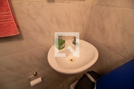 Casa à venda com 200m², 5 quartos e 2 vagas Casa à venda com 200m², 5 quartos e 2 vagasBanheiro de Serviço