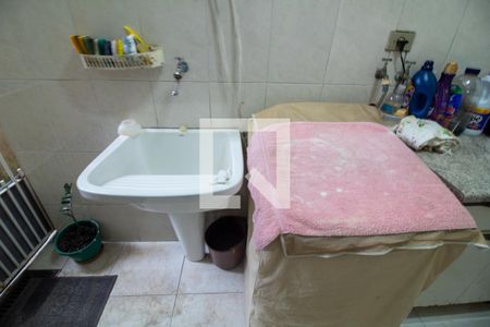 Casa à venda com 200m², 5 quartos e 2 vagas Casa à venda com 200m², 5 quartos e 2 vagasÁrea de Serviço