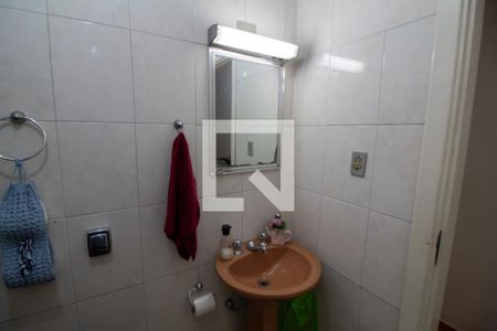 Casa à venda com 200m², 5 quartos e 2 vagas Casa à venda com 200m², 5 quartos e 2 vagasBanheiro