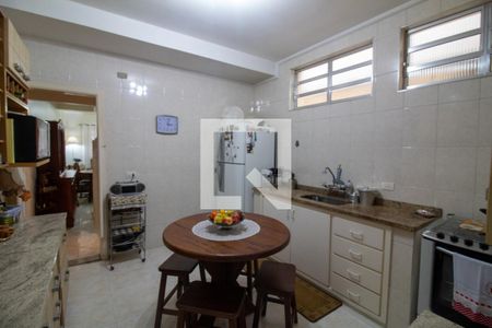 Casa à venda com 200m², 5 quartos e 2 vagas Casa à venda com 200m², 5 quartos e 2 vagasCozinha