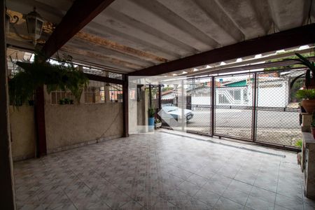 Casa à venda com 200m², 5 quartos e 2 vagas Casa à venda com 200m², 5 quartos e 2 vagasGaragem