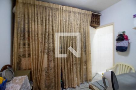 Casa à venda com 200m², 5 quartos e 2 vagas Casa à venda com 200m², 5 quartos e 2 vagasQuarto de Serviço