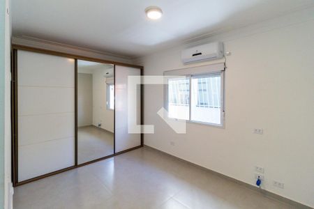 Quarto 1 de casa para alugar com 4 quartos, 220m² em Vila Firmiano Pinto, São Paulo