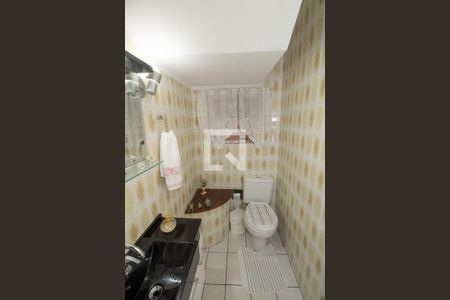 Casa à venda com 195m², 3 quartos e 2 vagas Casa à venda com 195m², 3 quartos e 2 vagasBanheiro Social Inferior